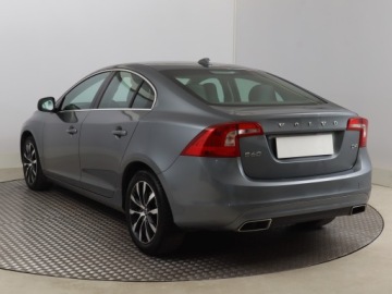 Volvo S60 II Sedan Facelifting 2.0 D4 DRIVE-E 190KM 2017 Volvo S60 D4, Salon Polska, Serwis ASO, 187 KM, zdjęcie 3