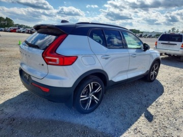 Volvo XC40 2021 Volvo XC 40 2021 T5 R-DESIGN 2.0 Benzyna 248KM, zdjęcie 3