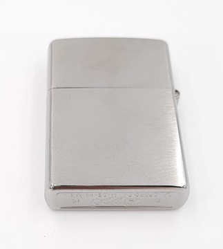Подарочный набор бензиновой зажигалки Zippo.