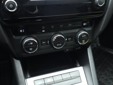 Skoda Octavia III Kombi 1.6 TDI CR DPF 105KM 2014 Skoda Octavia 1.6 TDI, DSG, Navi, Klima, zdjęcie 12