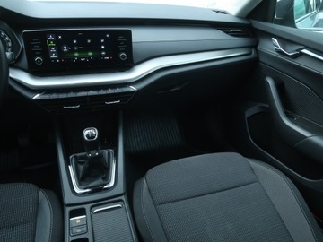 Skoda Octavia IV Kombi 2.0 TDI 115KM 2022 Skoda Octavia 2.0 TDI, Salon Polska, zdjęcie 7