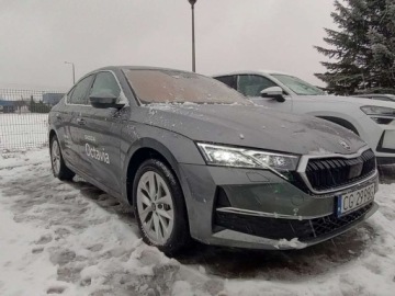 Skoda Octavia IV Liftback 1.5 TSI EVO 150KM 2025 Skoda Octavia Octavia Selection 1,5 TSI m-HEV 150 KM 7-bieg. DSG, maly prz, zdjęcie 3