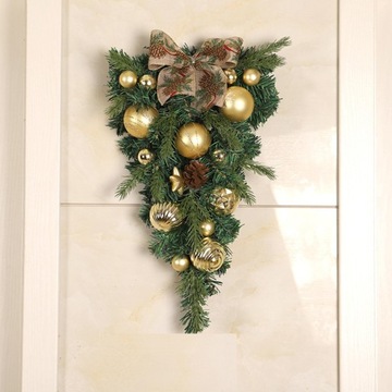 Зимний рождественский венок каплевидной формы