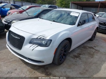 Chrysler 300C II 2019 Chrysler 300 2019r., 3.2l, od ubezpieczalni 3.2 Benzyna 291KM, zdjęcie 1