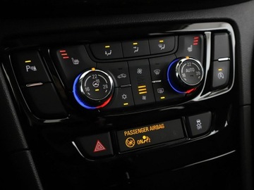 Opel Mokka I SUV 1.4 Turbo ECOTEC 140KM 2017 Opel Mokka Historia serwisowa Kamera cofania, zdjęcie 25