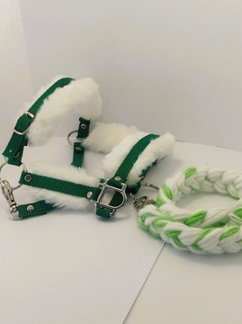 Недоуздок для лошади-любителя А4 с меховым зеленым поводком и поводьями