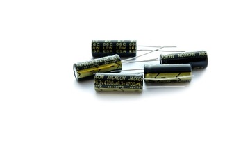 Kondensator el. 4700uF 6,3V JACKCON LOW ESR -10szt