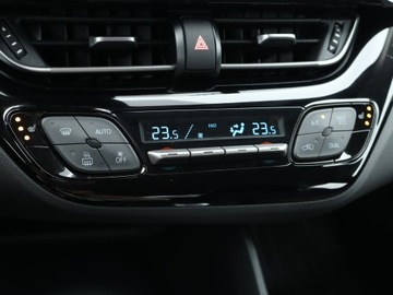 Toyota C-HR I Crossover Facelifting 1.8 Hybrid 122KM 2023 Toyota C-HR 1.8 Hybrid, Serwis ASO, Automat, zdjęcie 12