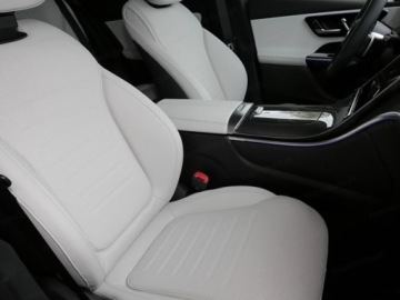 Mercedes GLC C254/X254 Coupe 2.0 220d 197KM 2026 MERCEDES-BENZ GLC 220 d 4-Matic AMG Line 2.0 (197KM) 2026, zdjęcie 4