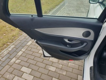 Mercedes Klasa E W213 Kombi 2.0 220d 194KM 2016 Mercedes E 220 2.0d 194KM W213 Automat Raty, zdjęcie 18