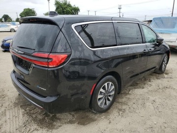 Chrysler Pacifica II 2023 Chrysler Pacifica Hybrid Touring L 2023 3.6l 3.6 Hybryda 260KM, zdjęcie 3