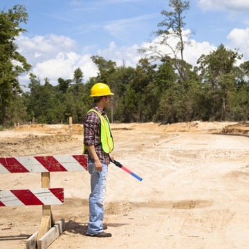 СВЕТОДИОДНЫЙ СИГНАЛЬНЫЙ ФОНАРЬ С 3 РЕЖИМАМИ БЕЗОПАСНОСТИ ДВИЖЕНИЯ