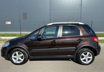 Suzuki SX4 I Hatchback Facelifting 1.6 VVT 120KM 2012 Suzuki SX4 PREMIUM 4x4 1.6i 120ps KlimaTronik Nawigacja Bezwypadkowe UNIKAT, zdjęcie 4