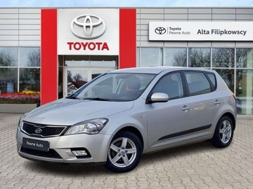 Kia Ceed I Hatchback 5d Facelifting 1.4 DOHC CVVT 90KM 2012 Kia Ceed Kia Ceed 1.4 CVVT 1.4 Benzyna 90KM