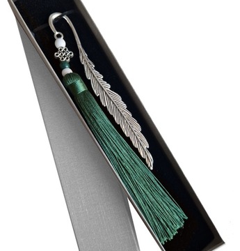 ZAKŁADKA DO KSIĄŻKI PIÓRKO Z FRĘDZLEM NA PREZENT