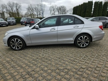Mercedes Klasa C W204 Limuzyna 2.2 200 CDI BlueEFFICIENCY 136KM 2011 Mercedes C 220 2,2 diesel 136KM, zdjęcie 11