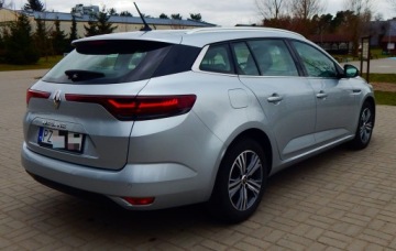 Renault Megane IV Grandtour Facelifting 1.3 TCe 140KM 2022 Renault Megane IV 1.33 TCE kombi bogata wersja ładny zadbany bezwypadkowy, zdjęcie 5