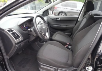 Hyundai i20 I Hatchback 5d Facelifting 1.4 CVVT 100KM 2014 Hyundai i20 1.4Benz 101KM Automat Oplacony Okazja 1.4 Benzyna 101KM, zdjęcie 9
