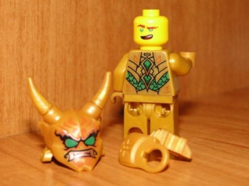Фигурка LEGO Ninjago — Ллойд в золотой маске ONI, «Золотой ниндзя», njo774