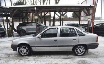 Opel Kadett E Sedan 1.4 i 60KM 1991 Opel Kadett Opel Kadett 1.4 GL 1.4 Benzyna 60KM, zdjęcie 5