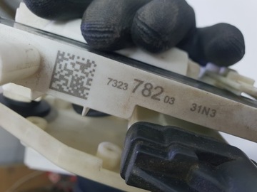 BMW F15 F16 ZÁMEK PŘITÁHNOUT DVEŘE PRAVÝ PŘEDNÍ 7323782