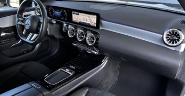 Mercedes Klasa A W177/V177 Hatchback Plug-In Facelifting 1.3 250e 218KM 2023 Mercedes-Benz Klasa A SalonPL A250e AMG LINE LED Hybryda Plug-In FV VAT23, zdjęcie 20