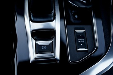 Peugeot 3008 II Plug-In Hybrid Facelifting 1.6 HYBRID 225KM 2022 Peugeot 3008 GT LINE kamera skóra NAWI grip, zdjęcie 27