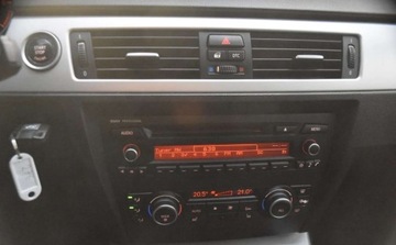 BMW Seria 3 E90-91-92-93 Limuzyna E90 318i 143KM 2009 BMW Seria 3 BMW Seria 3 318i Edition Sport 2.0 Benzyna 143KM, zdjęcie 9