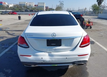Mercedes Klasa E W213 Cabrio 2.0 300 245KM 2017 Mercedes-Benz Klasa E MERCEDES-BENZ E 300 2.0 Benzyna 244KM, zdjęcie 3