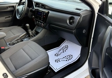 Toyota Corolla XI Sedan Facelifting 1,33 Dual VVT-i 99KM 2017 Toyota Corolla Salon Polska, Czujniki parkowania przod i tyl, Opony Caloro, zdjęcie 13