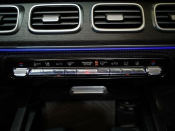 Mercedes GLE V167 SUV Facelifting 3.0 450d 367KM 2026 MERCEDES-BENZ GLE 450 d 4-Matic AMG Line 3.0 (367KM) 2026, zdjęcie 9