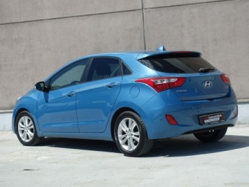 Hyundai i30 II Hatchback 5d 1.4 MPI 100KM 2012 Hyundai i30 1.4 Ben./Pół, zdjęcie 8