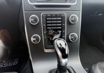 Volvo V60 I Kombi Facelifting 2.0 D4 DRIVE-E 190KM 2018 Volvo V60 salon PL FV VAT 23 bezwypadkowy roczna gwarancja hak, zdjęcie 17