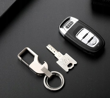 Мужской металлический брелок с открывалкой для бутылок