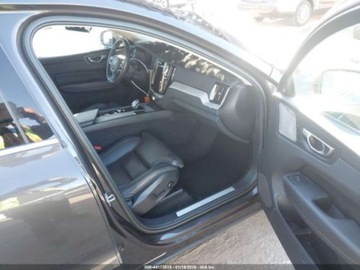 Volvo XC60 II 2022 Volvo XC 60 Recharge Plug-In Hybrid T8 Inscription Extended Range 2022 2.0, zdjęcie 9