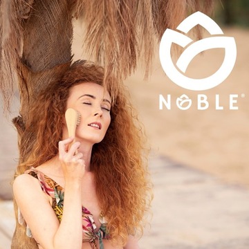 NOBLE Нежная щетка для сухого массажа лица