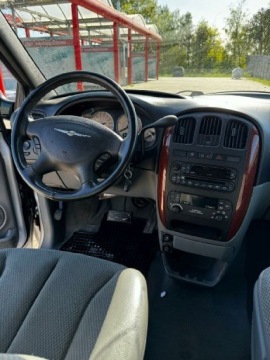 Chrysler Voyager V Grand Voyager 2.8 CRD 150KM 2007 CHRYSLER VOYAGER 2.8 Crdi Diesel 150KM 2007r 7 osobowy, zdjęcie 9