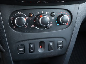 Dacia Logan II Sedan Facelifting 0.9 TCe 90KM 2017 Dacia Sandero 0.9 TCe, Navi, Klima, Tempomat, zdjęcie 12