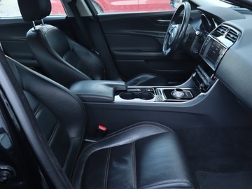 Jaguar XE Sedan 2.0 i4 180KM 2016 Jaguar XE 20d, Salon Polska, 177 KM, Automat, zdjęcie 8
