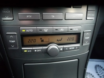 Toyota Avensis I Kombi 1.8 129KM 2003 Toyota Avensis 1.8 bez rdzy i korozji bezwypadkowy, zdjęcie 19