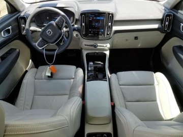 Volvo XC40 2023 Volvo XC 40 2023r, Plus, 4x4, 2.0L 2.0 Benzyna 252KM, zdjęcie 7