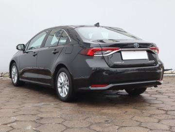 Toyota Corolla XII Sedan 1.8 Hybrid 122KM 2022 Toyota Corolla 1.8 Hybrid, Salon Polska, zdjęcie 3
