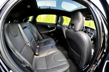 Volvo V40 II 2019 Volvo V40 2.0 T2 122KM RDesign Panorama Skóra, zdjęcie 8