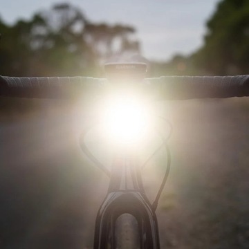 СВЕТОДИОДНАЯ ПЕРЕДНЯЯ ВЕЛОСИПЕДНАЯ ФОНАРЬ KNOG BLINDER 600 FRONT