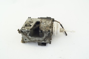 Zamek drzwi lewy przedni Audi A4 B5 8D1837015B 5-pinów