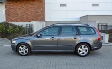 Volvo V50 1.6 DRIVe 109KM 2010 Volvo V50 Lift 2010 r. Bezwypadkowy Skory 1.6 Diesel 109KM, zdjęcie 1