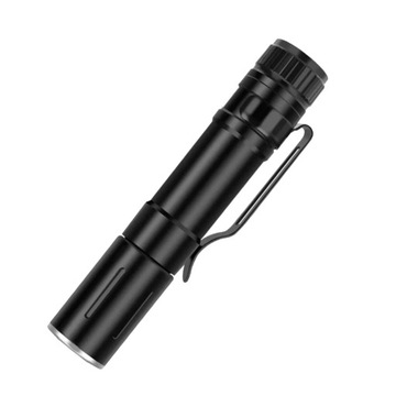 LATARKA MINIATUROWA LED ZOOM 3TRYBY KLIPS USZCZELKA 1AAA SREBRNA/CZARNA