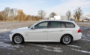 BMW Seria 3 E90-91-92-93 Touring E91 2.0 320d 184KM 2011 BMW Seria 3 xDrive Lift 2011 r. 2.0 Diesel 183KM, zdjęcie 1