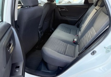 Toyota Auris II Touring Sports Facelifting 1.8 Hybrid 136KM 2016 Toyota Auris salon Polska, Podgrzewane fotele, Kamera 1.8 Hybryda 136KM, zdjęcie 14