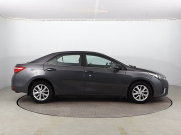 Toyota Corolla X Sedan Facelifting 1.6 Valvematic 132KM 2014 Toyota Corolla 1.6 Valvematic, Salon Polska, zdjęcie 5